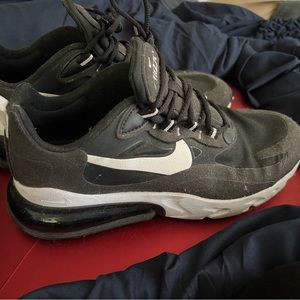 Nike Air 70 barely worn  like new just need to be dusted off size 7